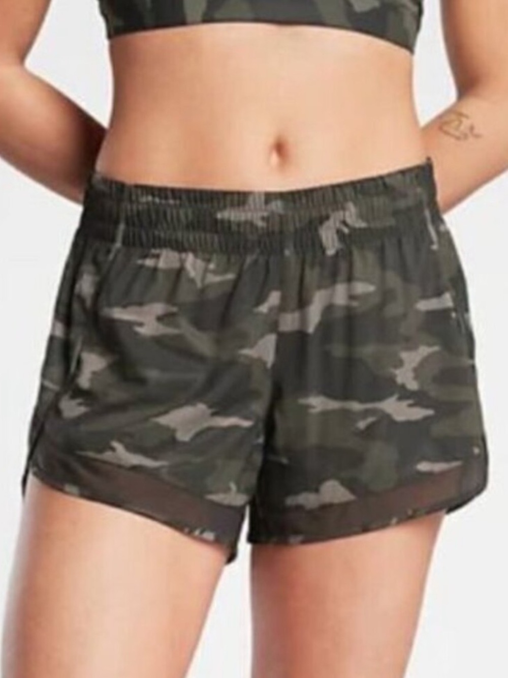Athleta Mesh Racer Run Short 4" Camo Lux Women’s size large